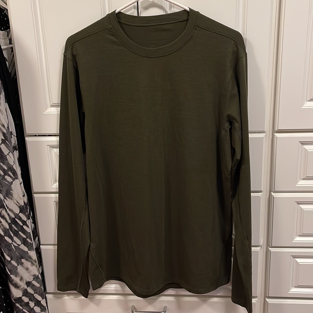 Lululemon Long Sleeve Shirt - Men’s Medium, Olive Green color